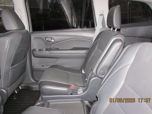 Used 2017 Honda Pilot Elite image 33