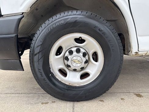 Used 2021 Chevrolet Express 2500 w/ Driver Convenience Package image 27