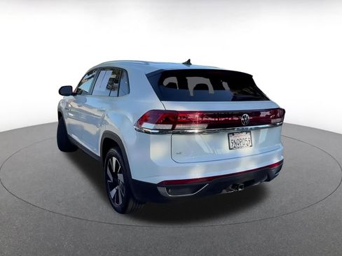 Used 2025 Volkswagen Atlas Cross Sport SE image 11