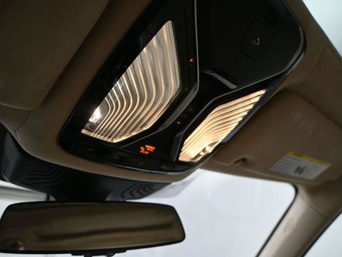 Used 2018 BMW 750i xDrive image 8