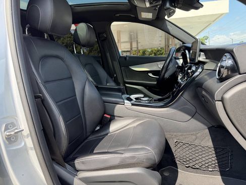 Used 2017 Mercedes-Benz GLC 300 4MATIC image 5