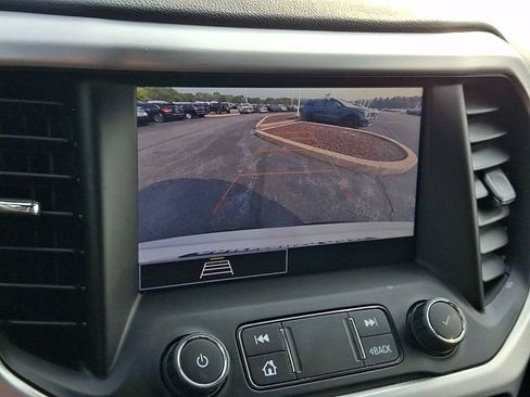 Used 2023 GMC Acadia SLE FWD image 22