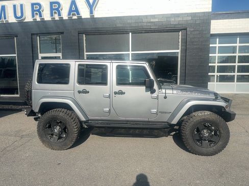 Used 2017 Jeep Wrangler Unlimited Sahara AWD/4WD image 7
