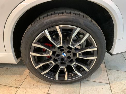 Used 2024 BMW X5 xDrive40i w/ M Sport Package AWD/4WD image 12