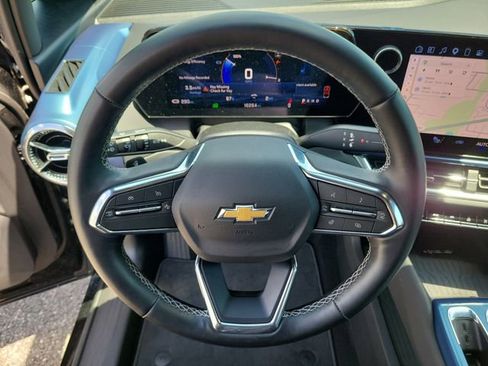 Certified 2025 Chevrolet Equinox EV LT w/ Convenience Package FWD image 24