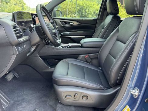 Used 2026 Chevrolet Traverse LT w/ Driver Confidence Package FWD image 22