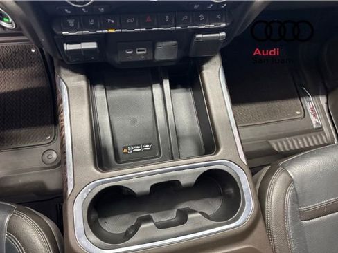 Used 2022 GMC Sierra 2500 Denali w/ Denali Black Diamond Edition image 26