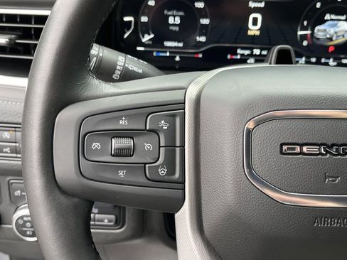 Used 2024 GMC Yukon Denali w/ Advanced Technology Package image 27