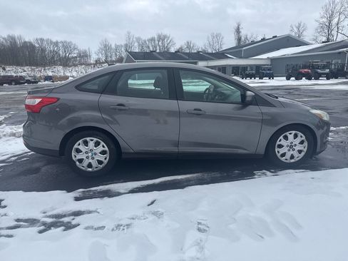 Used 2012 Ford Focus SE image 9