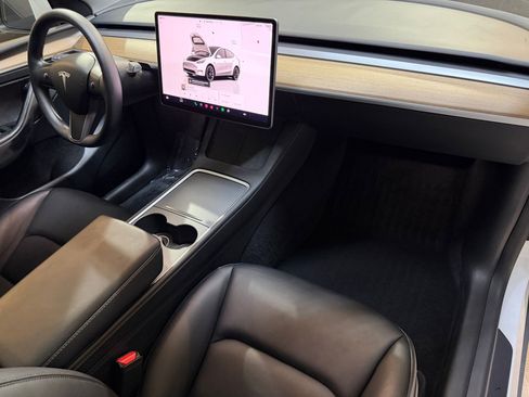 Used 2023 Tesla Model Y 2WD image 41