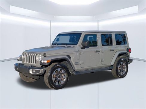 Used 2022 Jeep Wrangler Unlimited Sahara w/ Cold Weather Group image 8