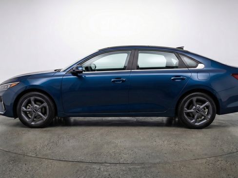 Used 2025 Kia K4 LXS image 5