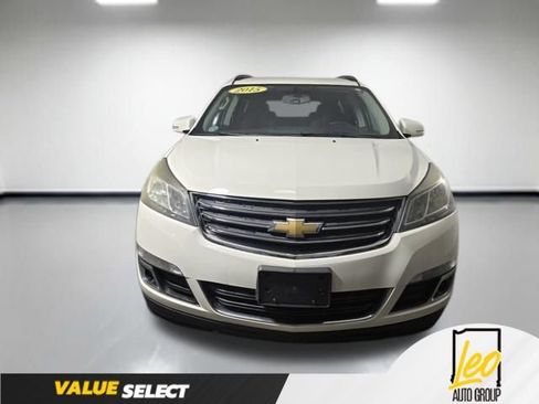 Used 2015 Chevrolet Traverse LT FWD image 2