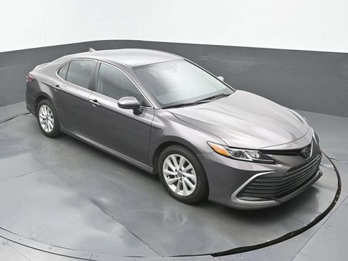 Used 2023 Toyota Camry LE FWD image 13