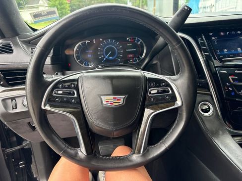 Used 2017 Cadillac Escalade Platinum AWD/4WD image 17