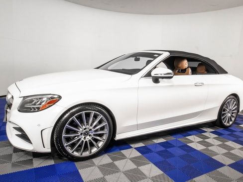 Used 2021 Mercedes-Benz C 300 Cabriolet image 2