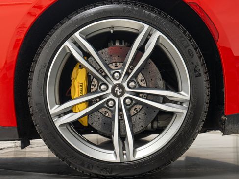 Used 2020 Ferrari GTC4Lusso image 11