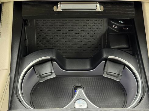 Used 2024 Mercedes-Benz GLE 450e 4MATIC w/ AMG Line Exterior image 40