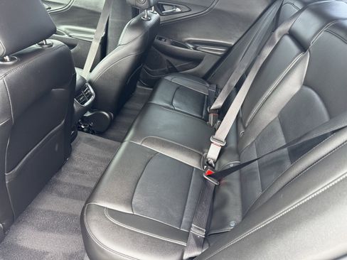 Used 2018 Chevrolet Malibu LT w/ Leather Package FWD image 15