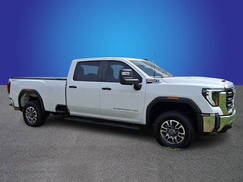 Used 2024 GMC Sierra 3500 Pro AWD/4WD image 3