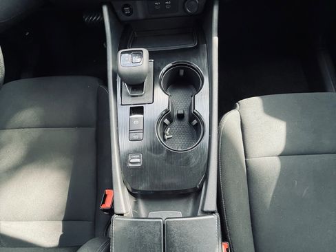 Used 2024 Nissan Rogue S image 18