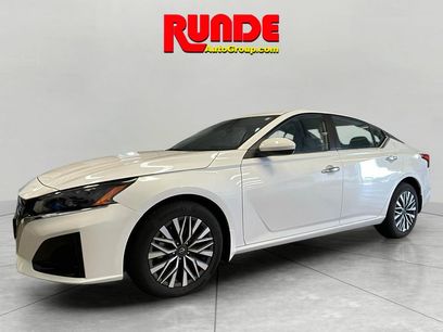 Used 2024 Nissan Altima 2.5 SV w/ SV Premium Package
