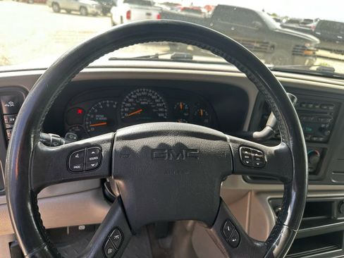 Used 2005 GMC Sierra 2500 SLT w/ Skid Plate Package image 34
