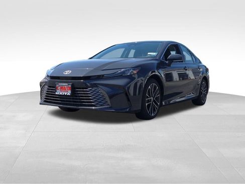 Certified 2025 Toyota Camry XLE image 8