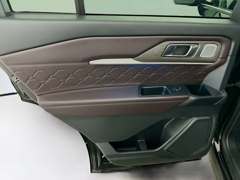 Used 2025 Ford Explorer Platinum w/ LUX Leather Package image 28