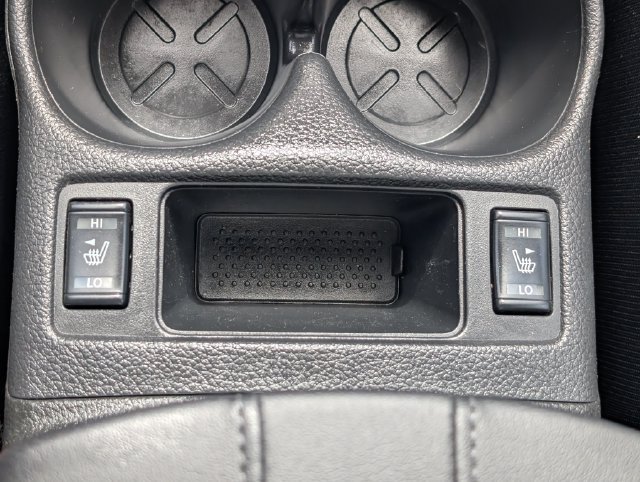 Used 2018 Nissan Rogue SV AWD/4WD image 25