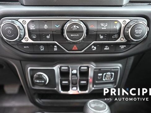 Used 2023 Jeep Wrangler Sport S image 17