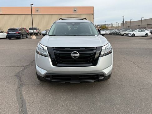 Certified 2022 Nissan Pathfinder SV w/ SV Black Package image 2
