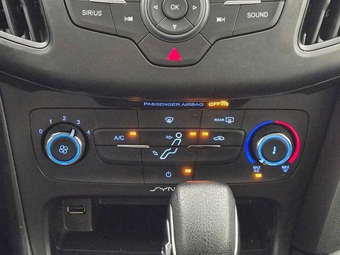 Used 2018 Ford Focus SE FWD image 22