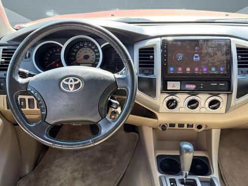 Used 2010 Toyota Tacoma PreRunner image 27