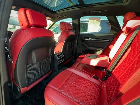 Used 2019 Audi SQ5 Premium Plus w/ Premium Plus Package image 18