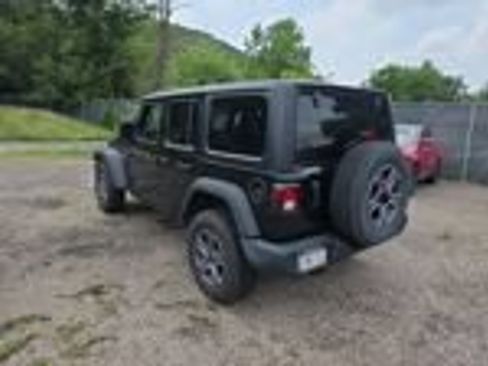 Used 2022 Jeep Wrangler Unlimited Sport AWD/4WD image 5