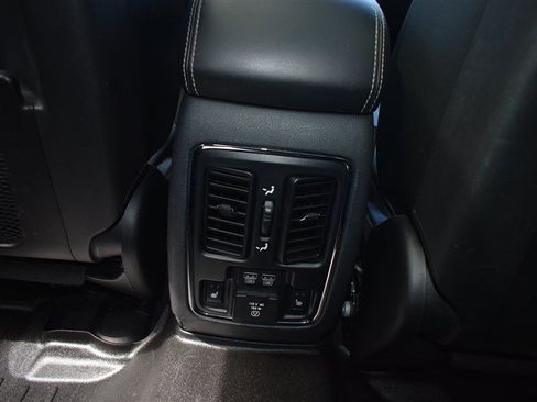Used 2016 Jeep Grand Cherokee Limited w/ Luxury Group II AWD/4WD image 25