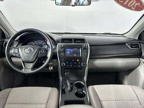 Used 2015 Toyota Camry LE FWD image 11