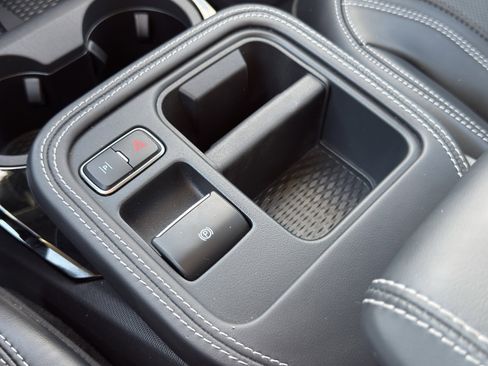 Used 2025 Ford Mustang Mach-E Premium image 75