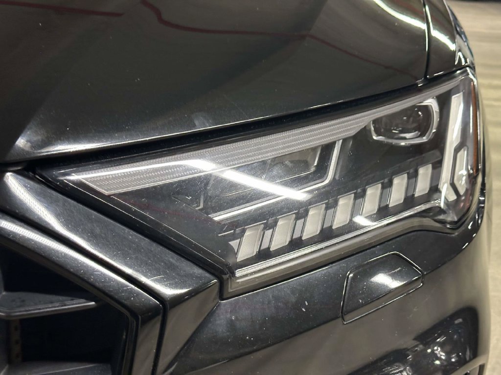 Used 2023 Audi SQ7 Prestige w/ Sport Package AWD/4WD image 9
