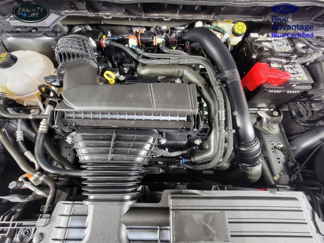 Certified 2025 Ford Escape ST-Line Select AWD/4WD image 38