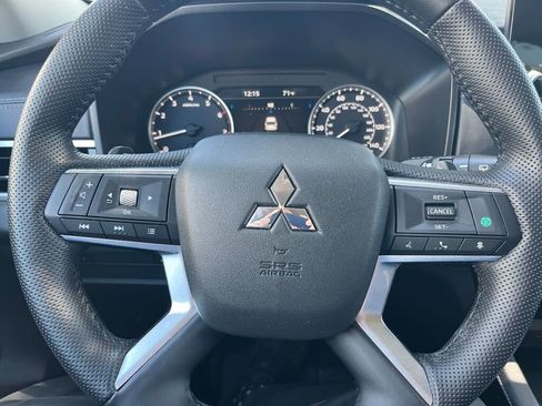 Used 2024 Mitsubishi Outlander SE FWD image 15