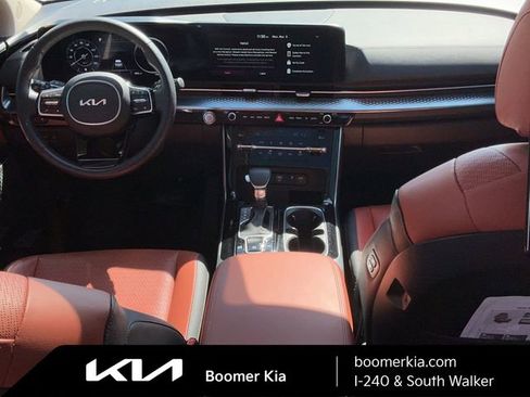 Used 2024 Kia Carnival SX Prestige image 16