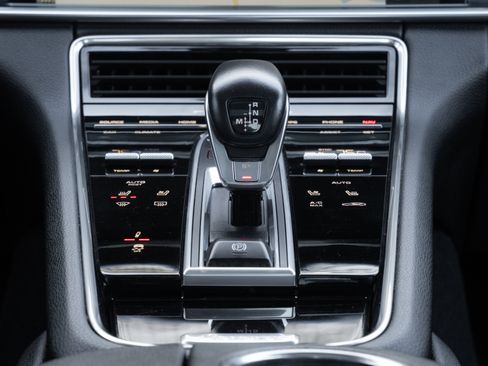 Used 2020 Porsche Panamera 4S image 17