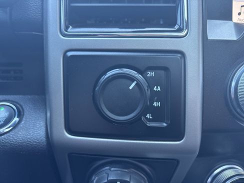 Used 2019 Ford F150 Lariat w/ Equipment Group 502A Luxury image 34