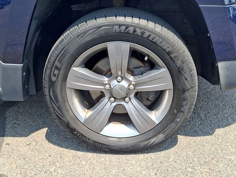 Used 2014 Jeep Patriot Latitude w/ Freedom Edition Package FWD image 9