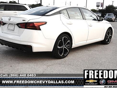 Used 2024 Nissan Altima 2.5 SR FWD image 7