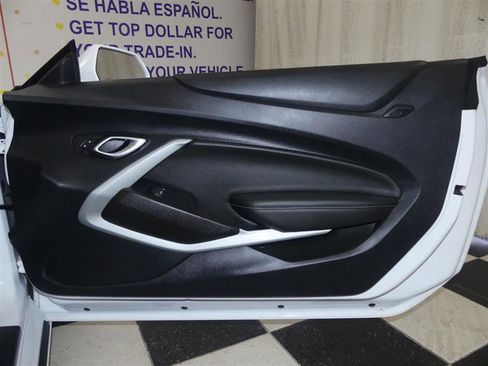 Used 2022 Chevrolet Camaro LT w/ Technology Package image 25