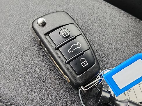 Used 2020 Audi Q3 2.0T Premium image 32