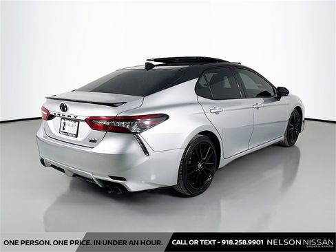 Used 2022 Toyota Camry XSE image 5